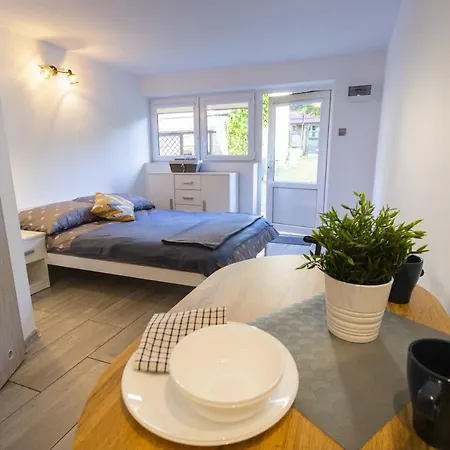 Gniazdo. Apartamenty, Casa de hóspedes