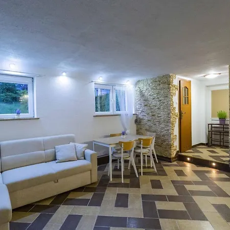 Casa de hóspedes Gniazdo. Apartamenty, *