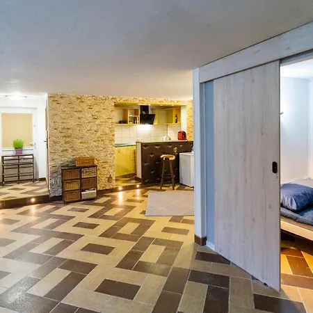 Gniazdo. Apartamenty, بيت ضيافة 3*