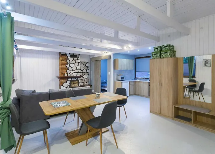 Gniazdo. Apartamenty, Vendégház 3*