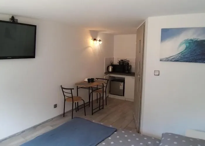 Gniazdo. Apartamenty, 招待所 Jastrzębia Góra